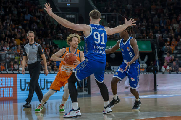 息引发了众 息引发了众