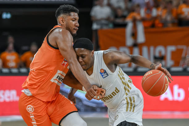 夸西染红 夸西染红