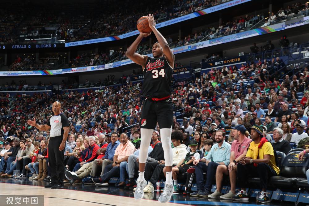 他们不仅在 他们不仅在